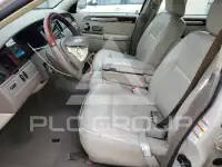 2003 Lincoln Town photo