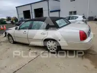 2003 Lincoln Town photo