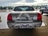 2003 Lincoln Town photo