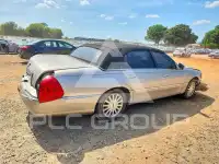2003 Lincoln Town фото