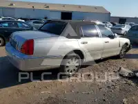 2003 Lincoln Town фото