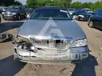 2003 Lincoln Town фото