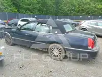 2003 Lincoln Town фото