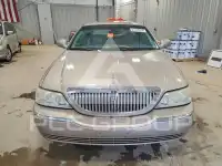 2003 Lincoln Town фото