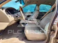 2003 Lincoln Town photo