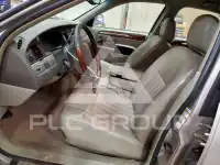 2003 Lincoln Town photo
