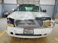 2003 GMC YUKON фото