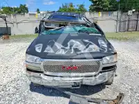 2003 GMC YUKON фото