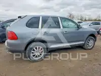 2003 Porsche Cayenne photo