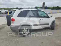 2003 Toyota RAV4 photo