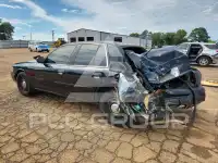 2003 Ford CROWN фото