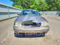 2003 Ford CROWN photo
