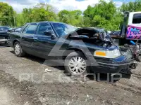 2003 Ford CROWN фото