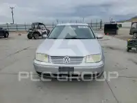 2003 Volkswagen Jetta photo