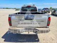 2004 Nissan FRONTIER фото