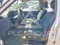 2004 Nissan FRONTIER фото