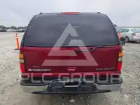 2004 Chevrolet Suburan photo