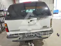 2004 Chevrolet Suburan photo
