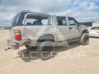 2004 Chevrolet Suburan photo