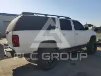 2004 Chevrolet Suburan photo