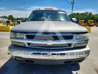 2004 Chevrolet Suburan фото