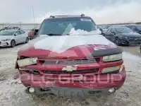 2004 Chevrolet Suburan photo