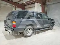 2004 Chevrolet Suburan photo