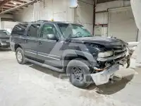 2004 Chevrolet Suburan photo
