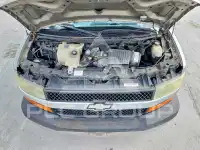 2004 Chevrolet Express photo