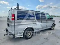 2004 Chevrolet Express photo