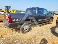 2004 Chevrolet Silverado photo