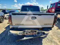 2004 Chevrolet Silverado photo