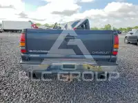 2004 Chevrolet Silverado фото