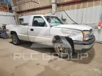 2004 Chevrolet Silverado photo