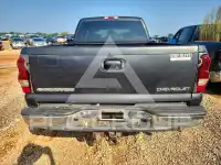 2004 Chevrolet Silverado photo