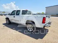 2004 Chevrolet Silverado photo