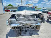 2004 Chevrolet Silverado photo