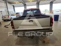 2004 Chevrolet Silverado photo