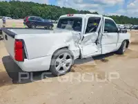 2004 Chevrolet Silverado photo