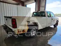 2004 Chevrolet Silverado photo