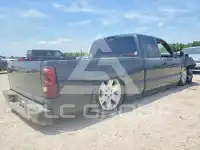 2004 Chevrolet Silverado photo
