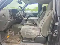 2004 Chevrolet Silverado photo