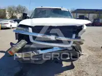 2004 Chevrolet Silverado photo