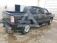 2004 Chevrolet Silverado photo