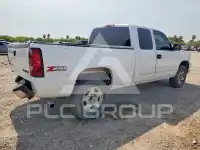 2004 Chevrolet Silverado photo