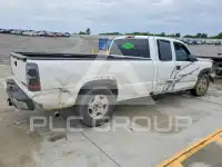 2004 Chevrolet Silverado photo