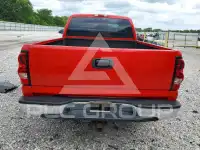 2004 Chevrolet Silverado photo