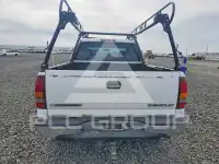 2004 Chevrolet Silverado photo