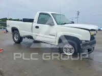 2004 Chevrolet Silverado photo