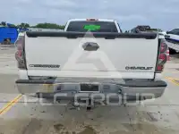 2004 Chevrolet Silverado photo